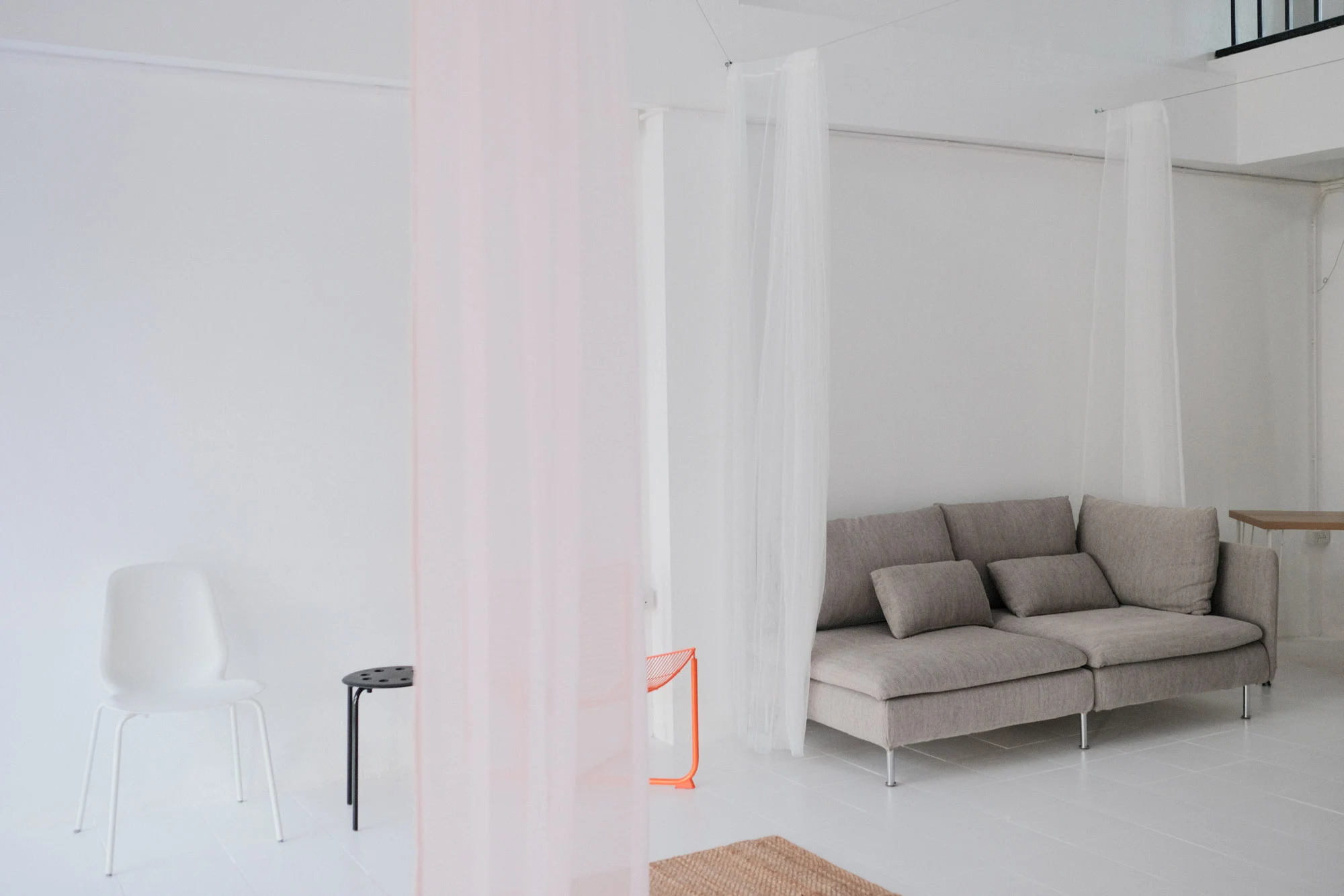 Elegant beauty portrait utilizing softly diffused studio lighting setups